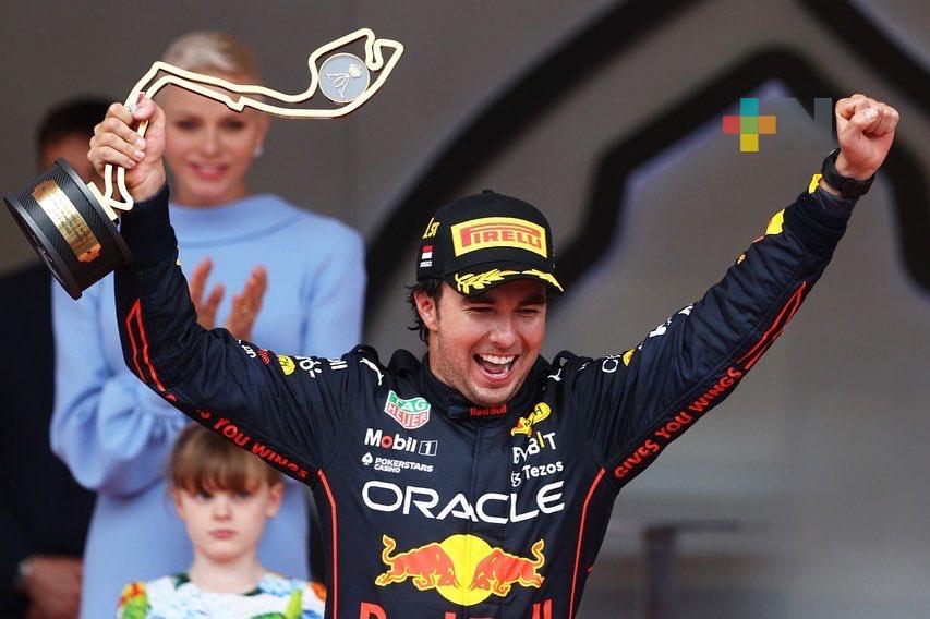 «Checo» Pérez seguirá dos años más con Red Bull Racing