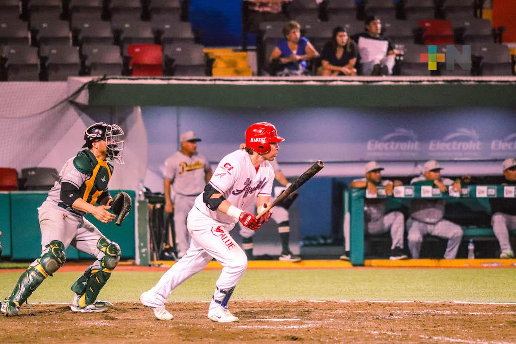 El Águila dejó tendidos en el terreno a los Pericos