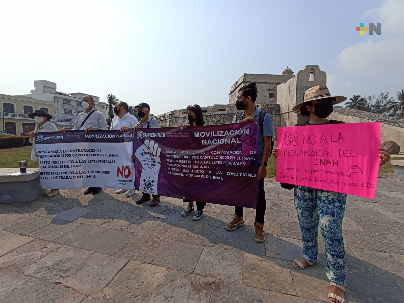 Protestan empleados del INAH en Veracruz, se unen a protesta nacional