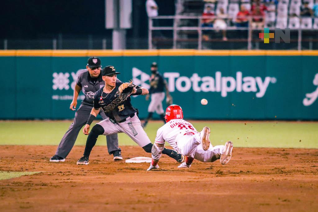 ¡Zarpazo! Leones de Yucatán vence al Águila por 4-2, en el puerto