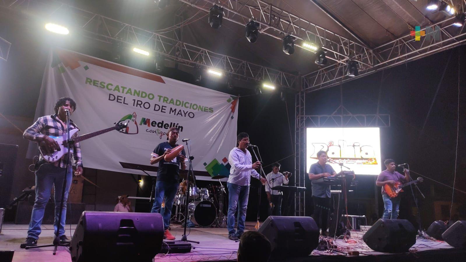 Marcos Isleño revive tradicional bailazo musical con motivo del Día del Trabajo