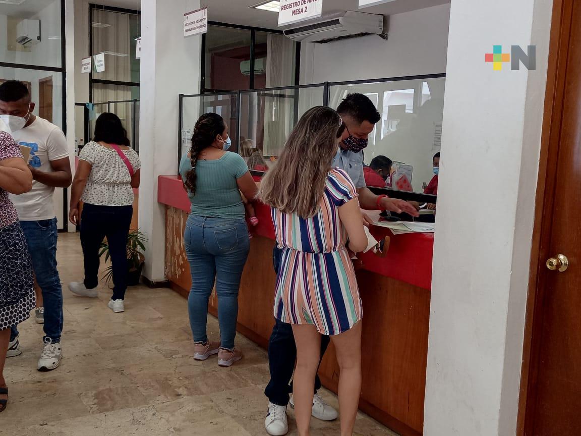 Aumenta actividad Registro Civil de Coatza tras suspensión del semáforo epidemiológico