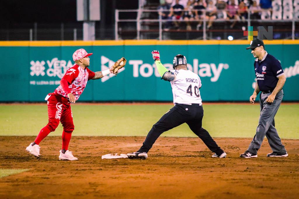 Campeche blanqueó al Águila y se queda con la serie