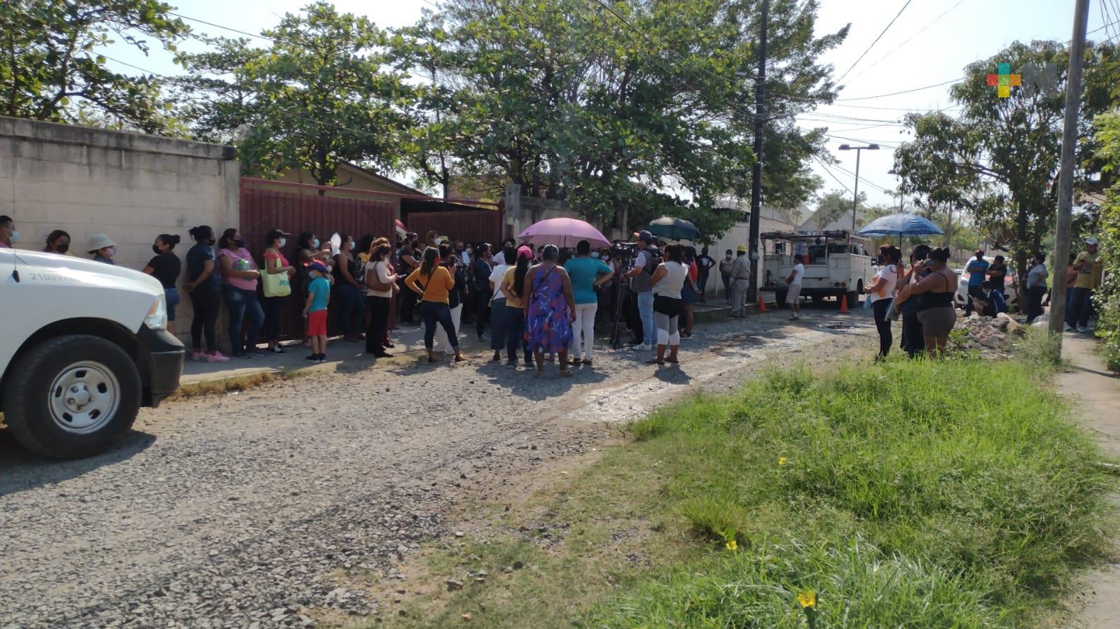 Suspenden clases en primaria del puerto de Veracruz por falta de energía eléctrica