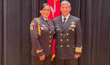Mujer Infante de Marina de la Armada de México se gradúa de la Marine Corps University