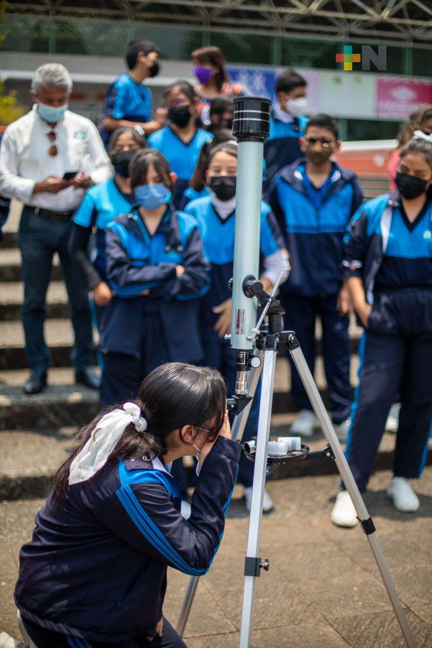 Celebran Día del Niño con avistamiento de cuerpos celestes