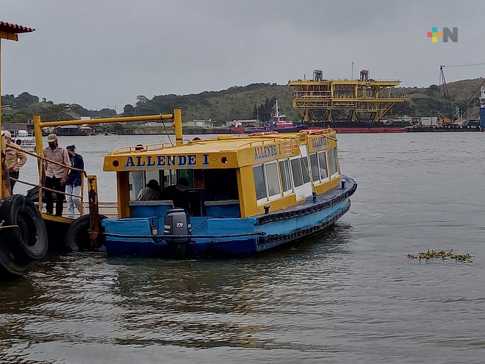 Descartan modificación en horarios del servicio de lanchas en Coatza