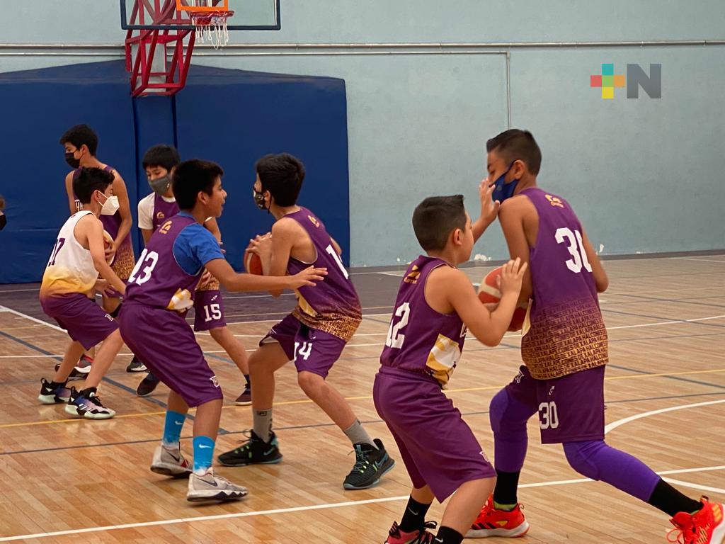 Con éxito realizan taller de baloncesto, los Halcones de Xalapa