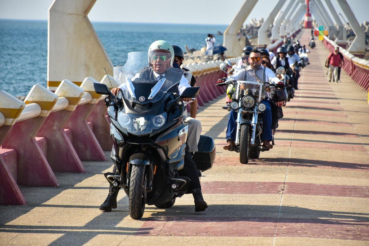 Ruedan con causa más de 100 motociclistas en Coatzacoalcos
