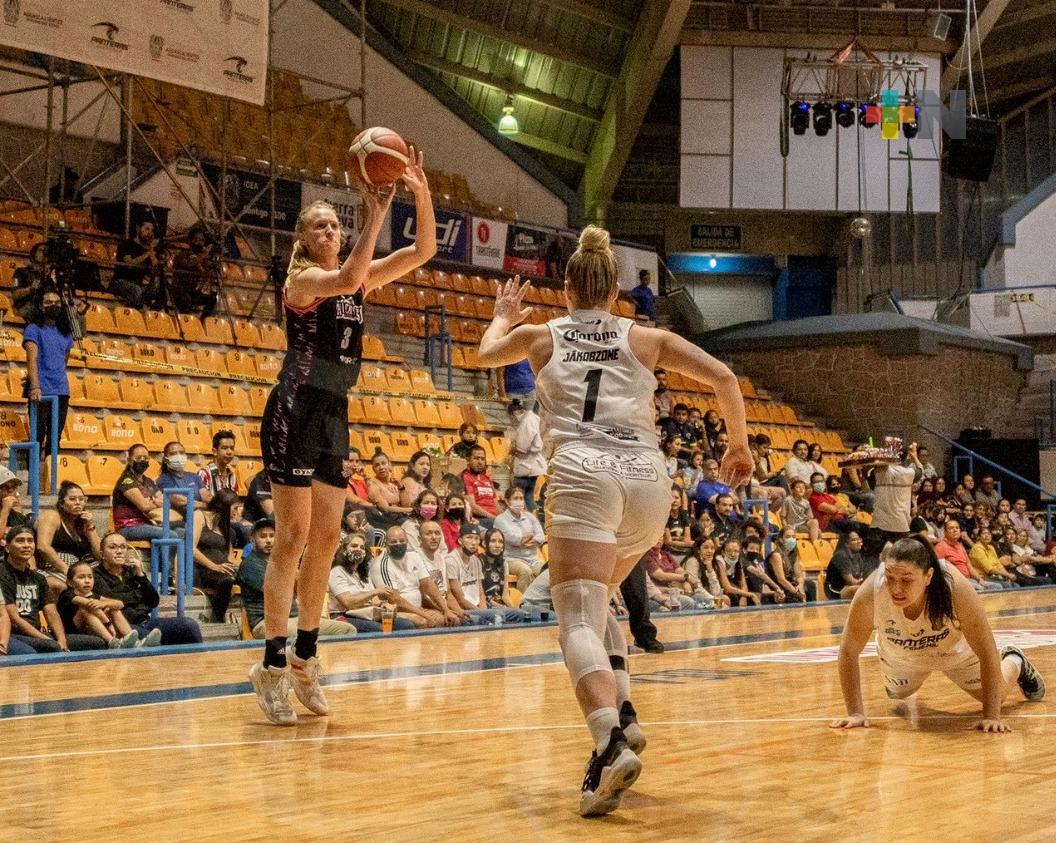 ¡En gira! Halcones de Xalapa Femenil venció a Panteras por score de 90-70