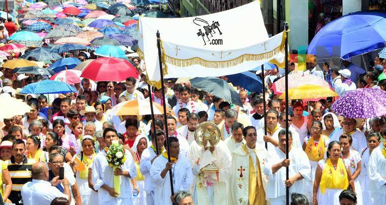 Preparan el Jueves  de Corpus Christi en Papantla