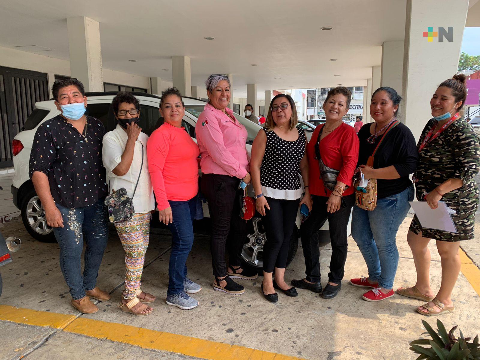 Mujeres buscan integrarse a una organización de taxi formal en Coatzacoalcos