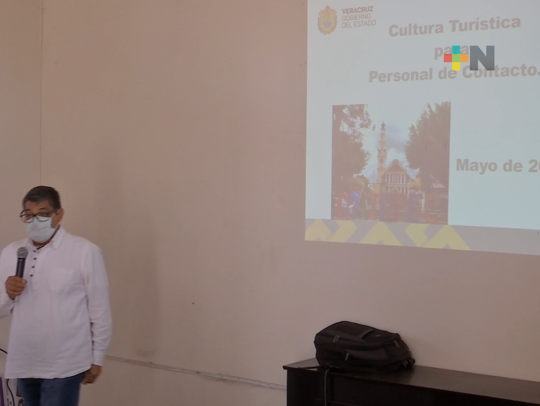 Imparte Sectur curso a prestadores de servicios de Coatepec