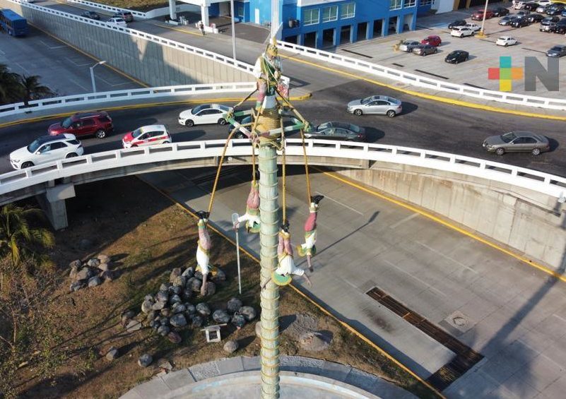 Removerán escultura de Voladores de Papantla para su rehabilitación