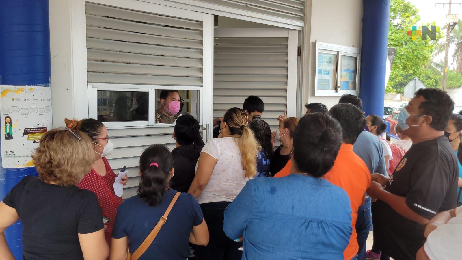 Mensaje de WhatsApp enciende alerta entre padres de familia en colegio de Coatza