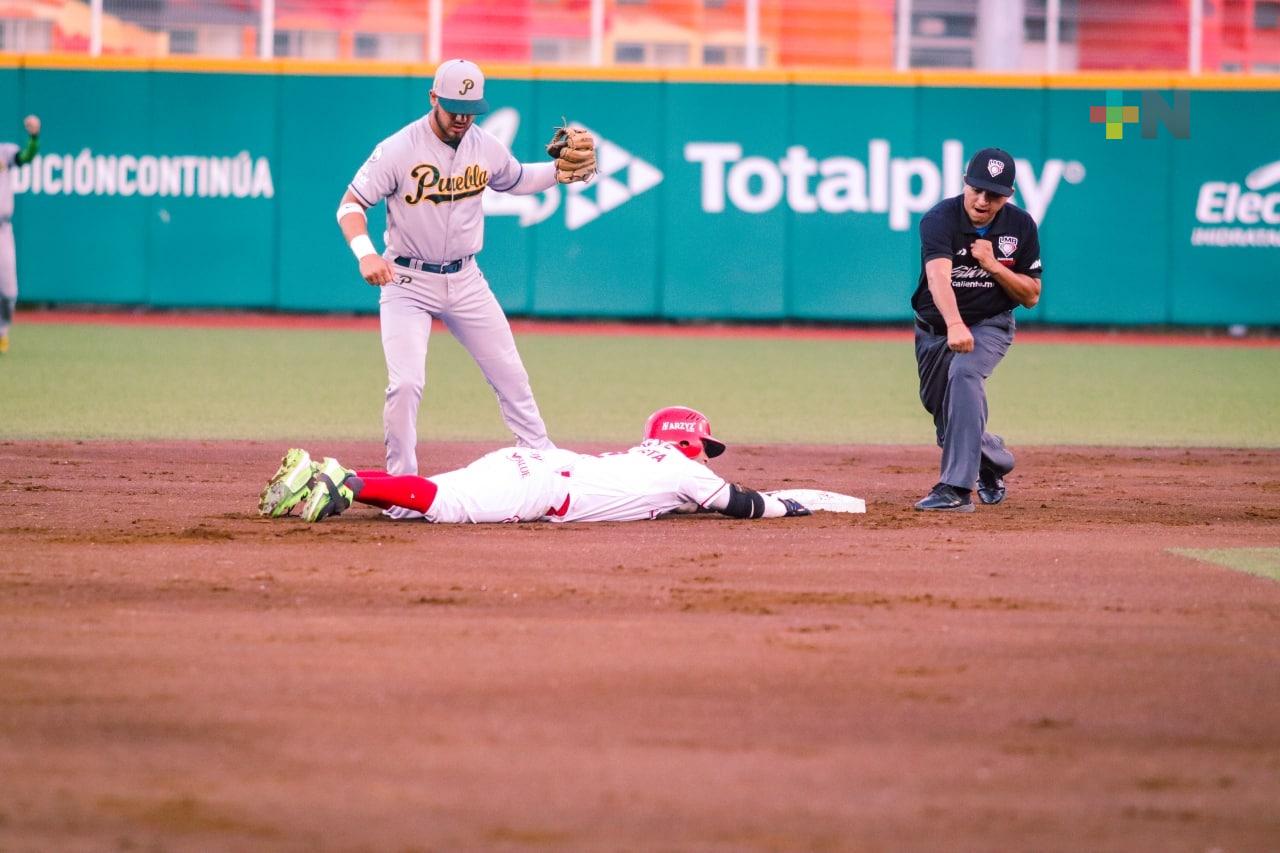 Pericos blanqueó por pizarra de 2-0 al Águila y se llevó la serie