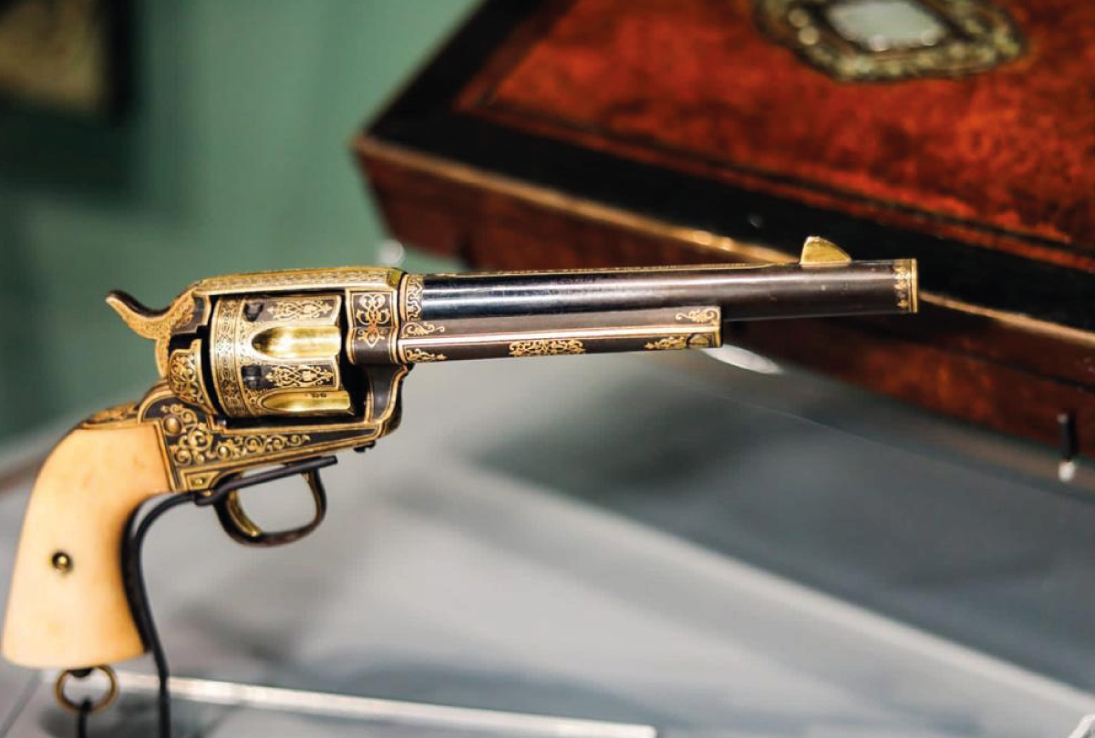 La recién repatriada pistola de Francisco Villa se integra a exposición La Grandeza de México