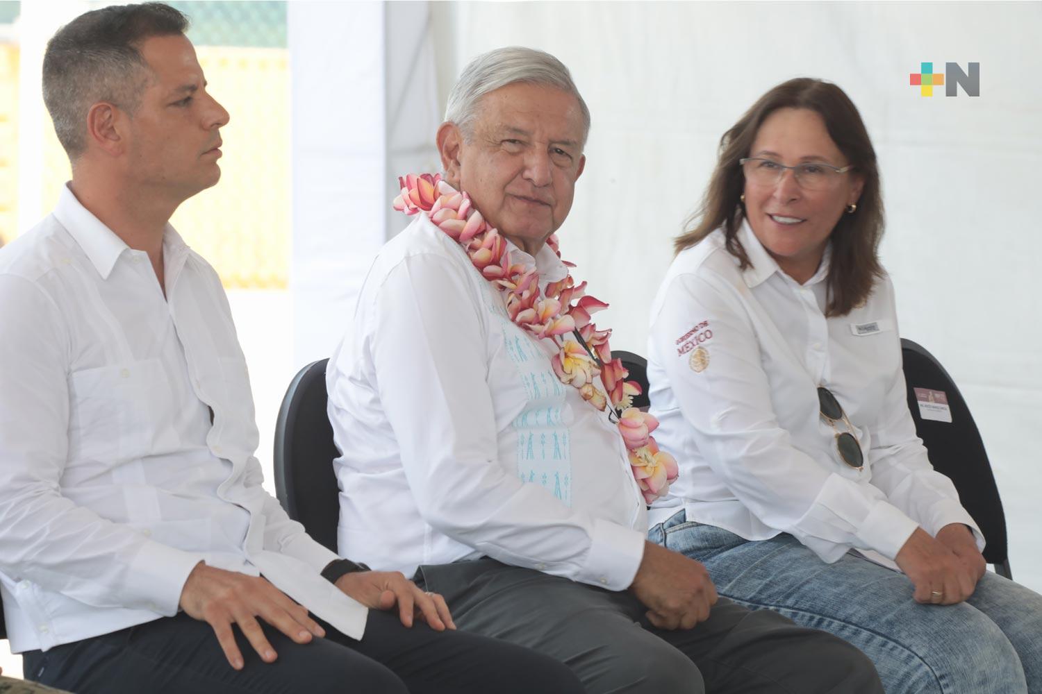 Presidente anuncia inversión en planta coquizadora y de licuefacción de gas en Oaxaca
