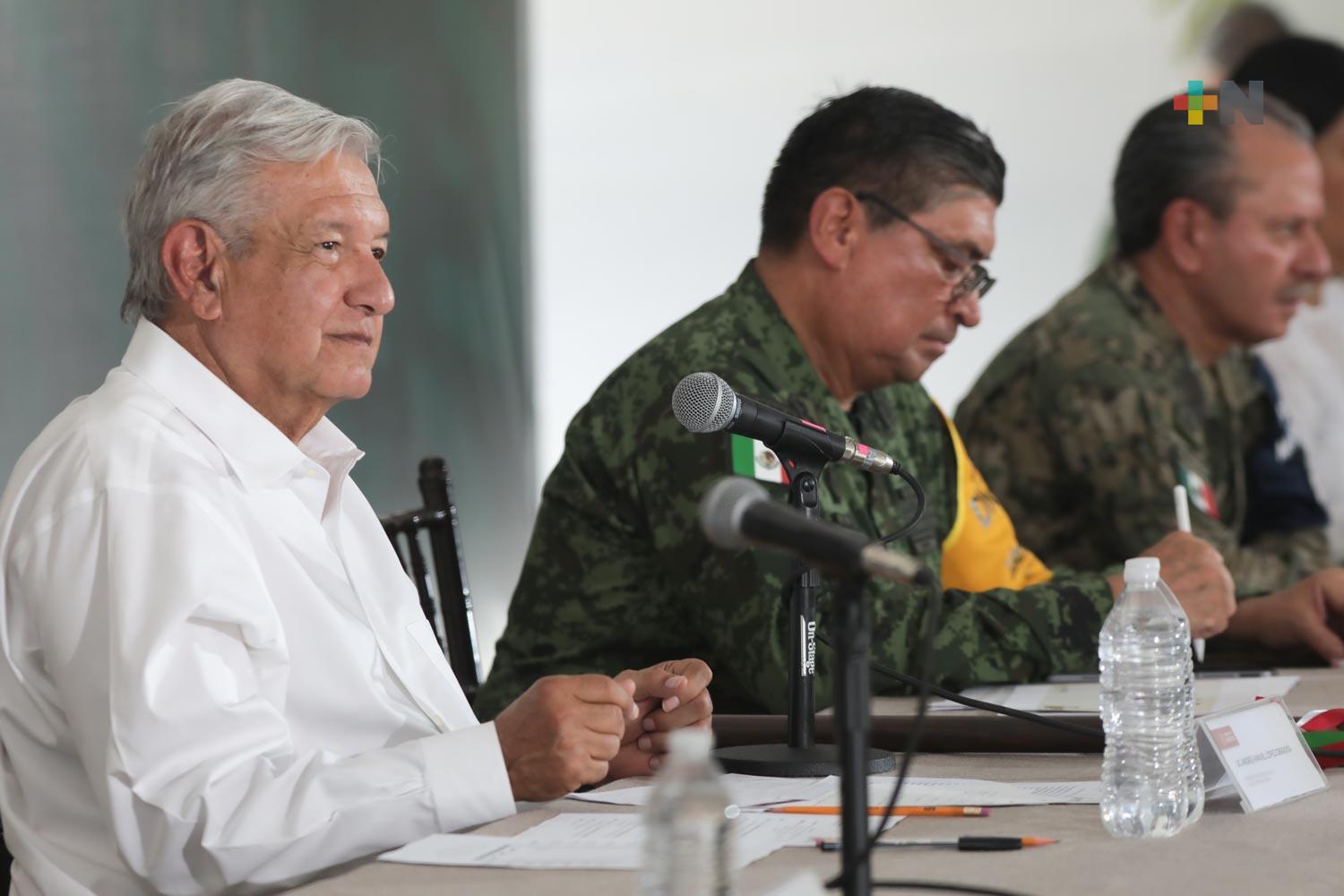 Presidente supervisa ayuda a damnificados por Agatha; inicia entrega directa de enseres y recursos