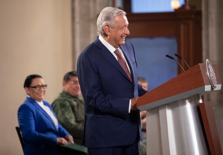 Garantizado abasto de alimentos y mercancías: AMLO