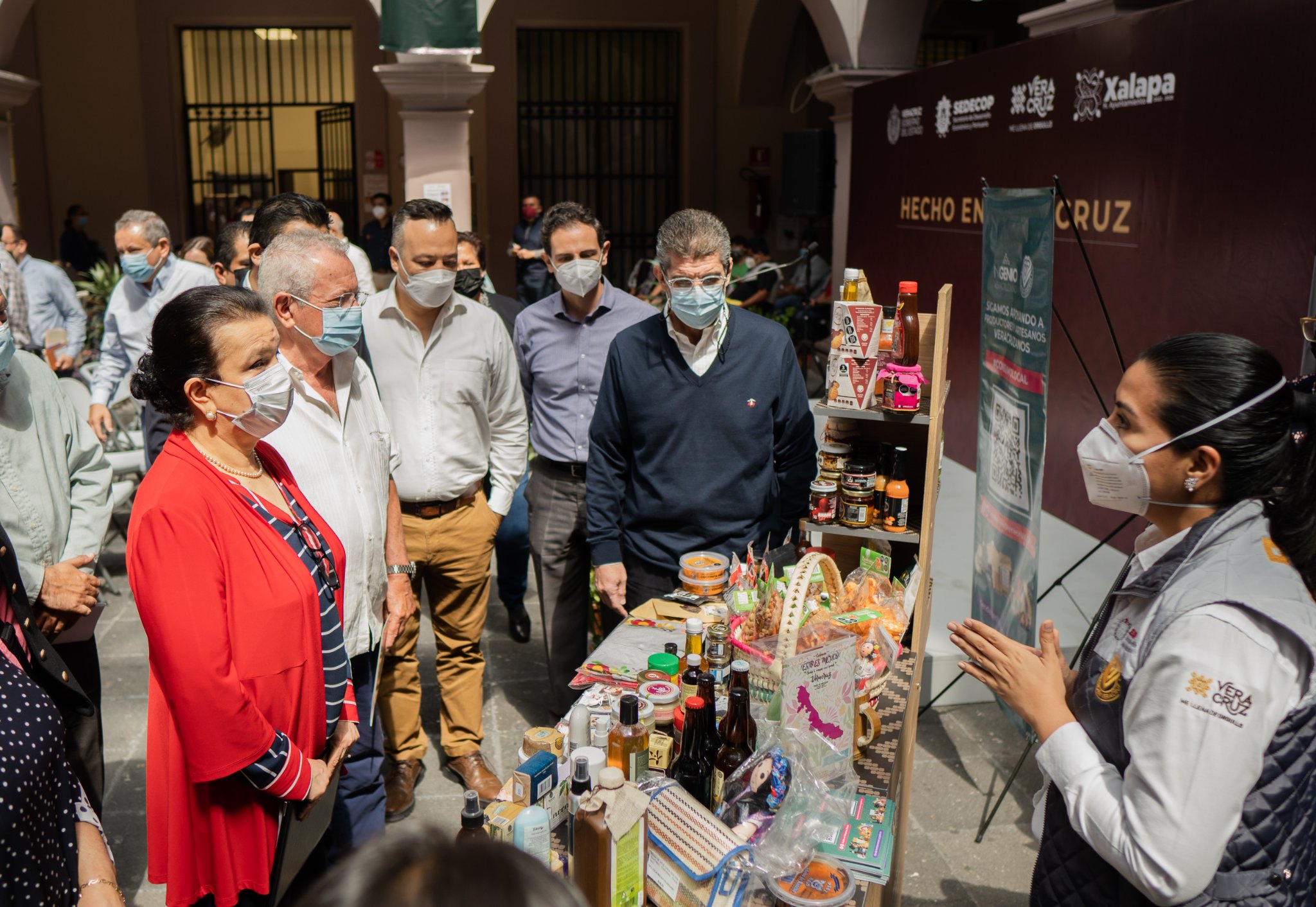 Inaugura ayuntamiento de Xalapa módulo «Hecho en Veracruz»