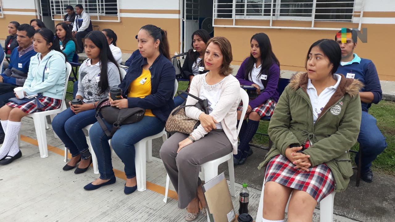 Expoferia para presentar oferta universitaria a bachilleres en Xalapa