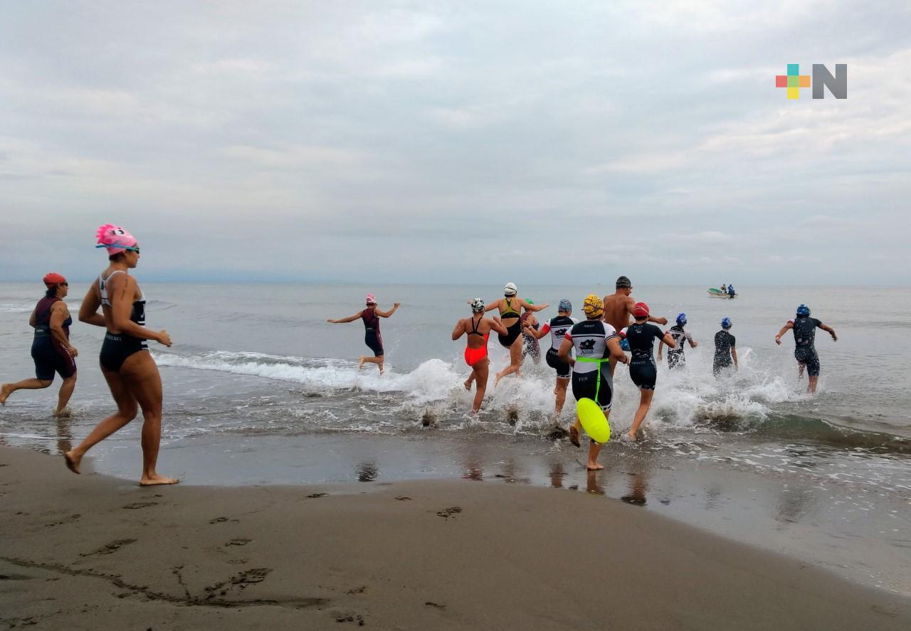 Valentina García y Andrés Serrano ganaron Circuito de Aguas Abiertas de Coatzacoalcos