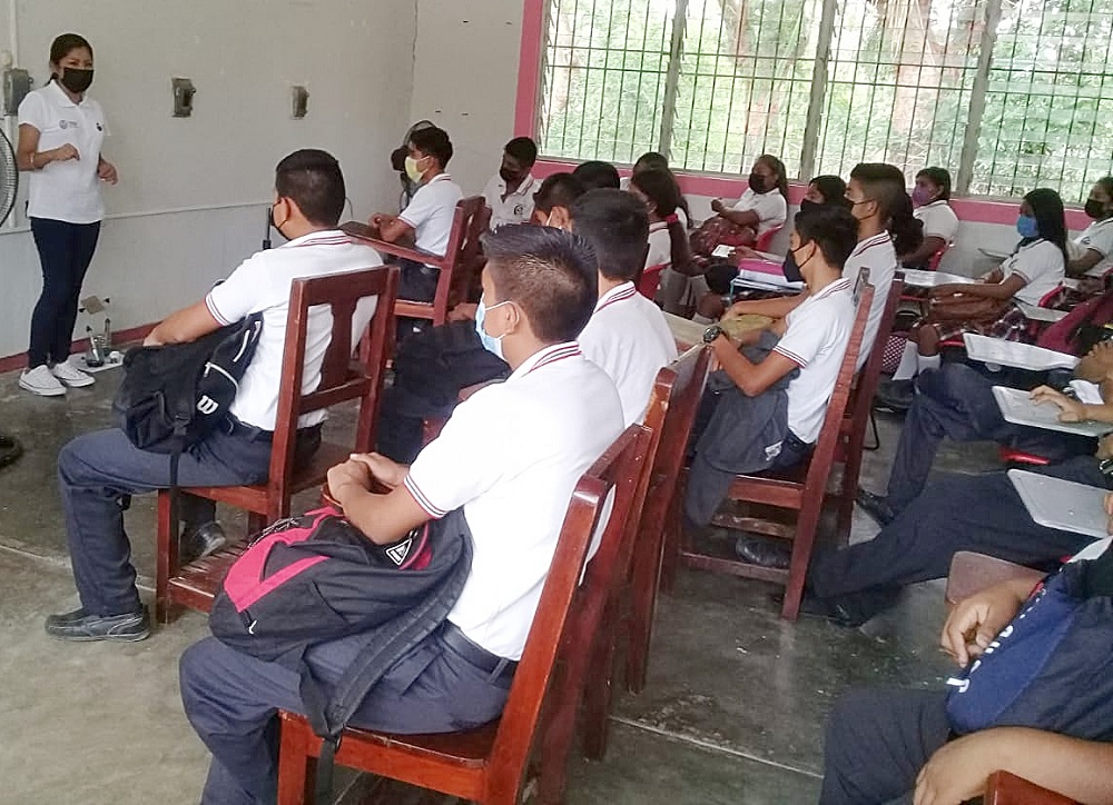 IVEA capacita a estudiantes de nivel medio superior que participarán como alfabetizadores voluntarios