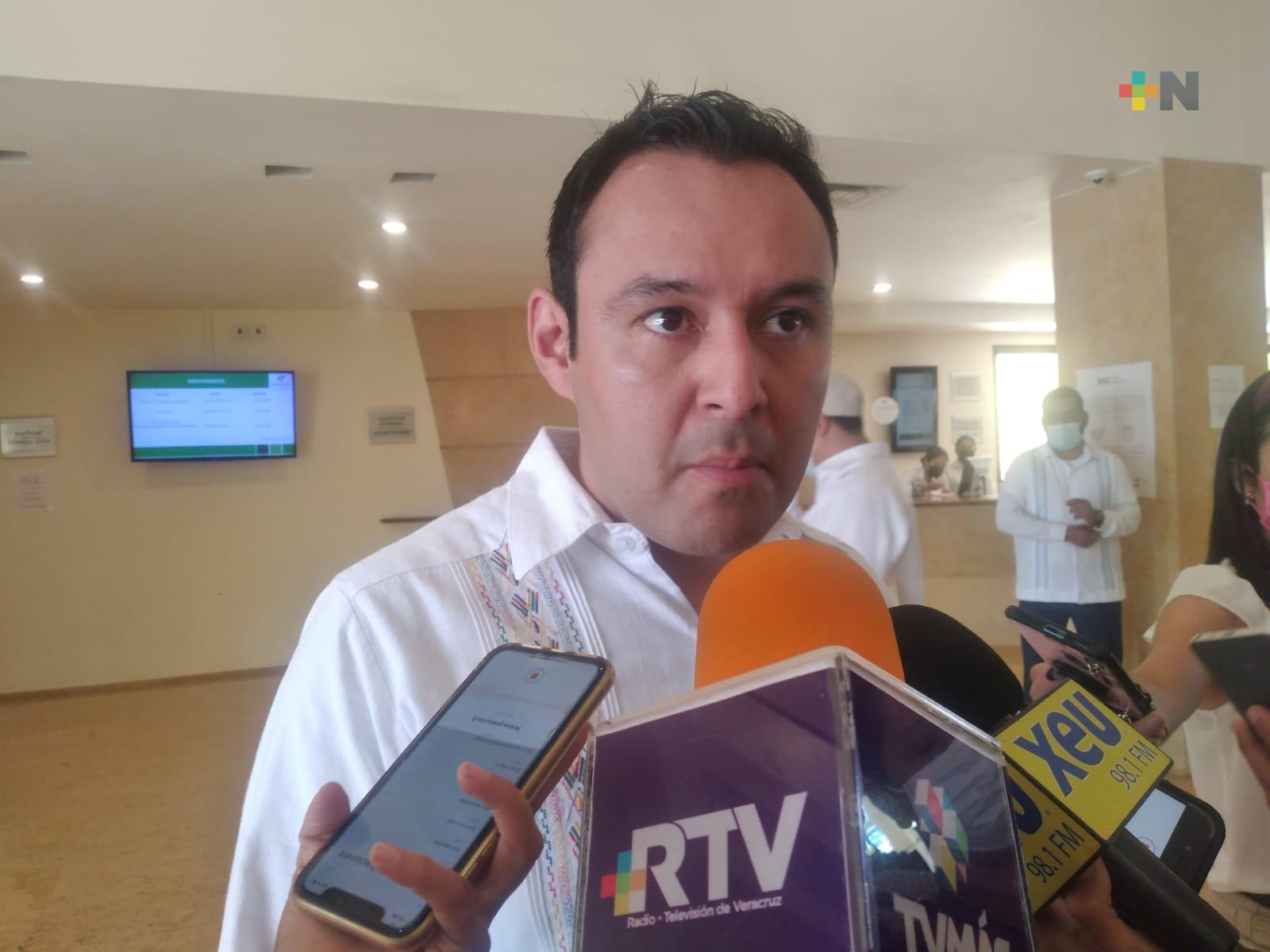 Secretario de Finanzas refrenda compromiso con docentes veracruzanos