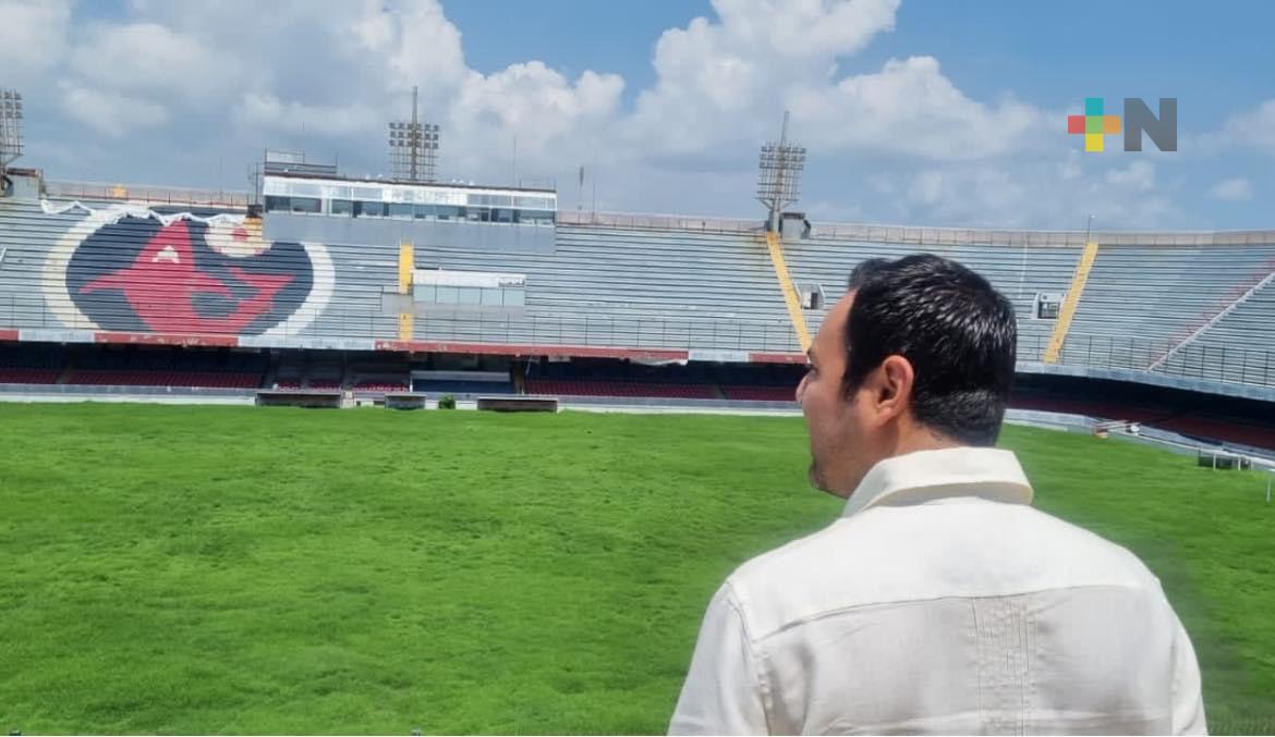 Pronto se anunciarán a empresarios que regresarán el futbol profesional a Veracruz: Lima Franco