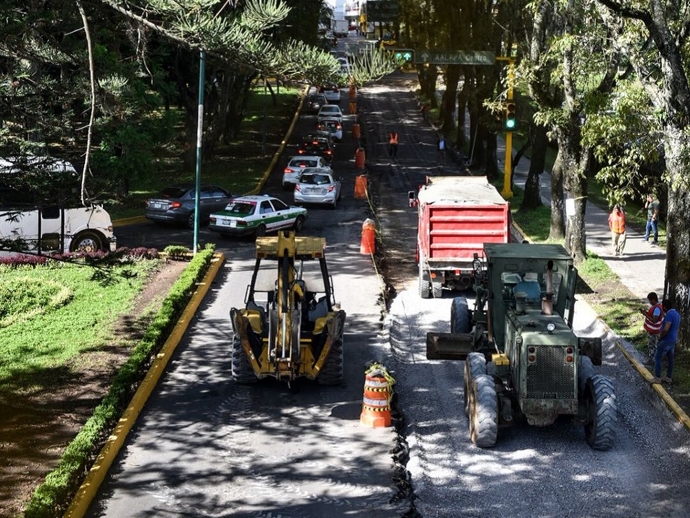 Continúan trabajos de rehabilitación en calles de Xalapa