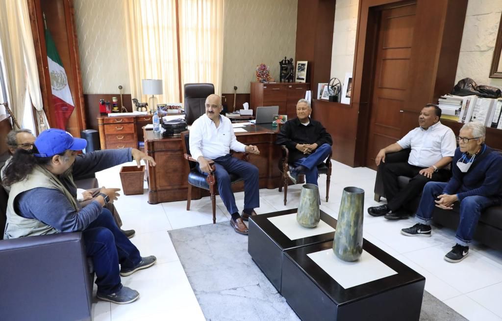 Ricardo Ahued se reúne con Sociedad Veracruzana de Caricaturistas