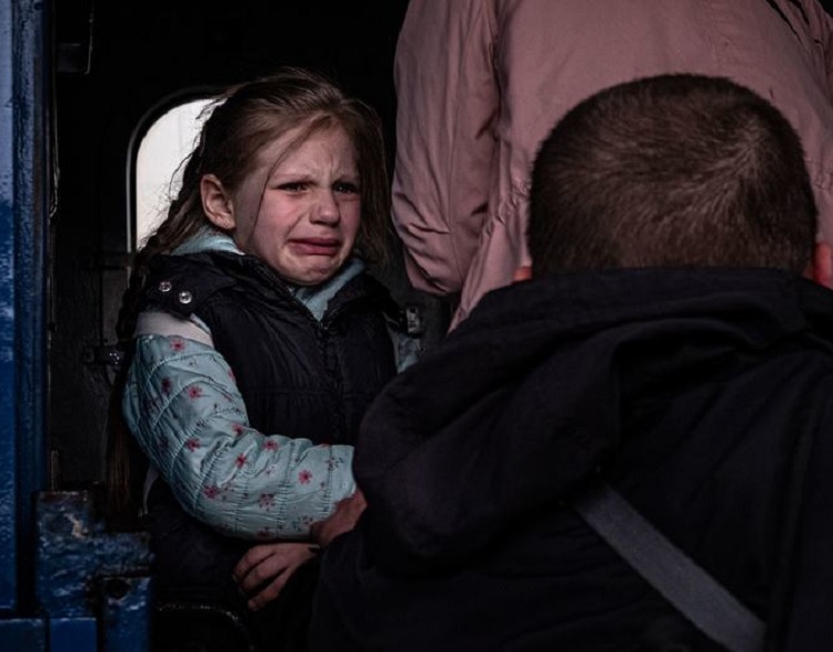 Guerra en Ucrania ha dejado casi 1000 niños muertos o heridos