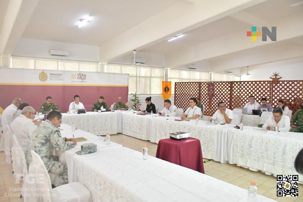 Sesiona en Ixhuatlán del Sureste, la Mesa de Construcción de la Paz