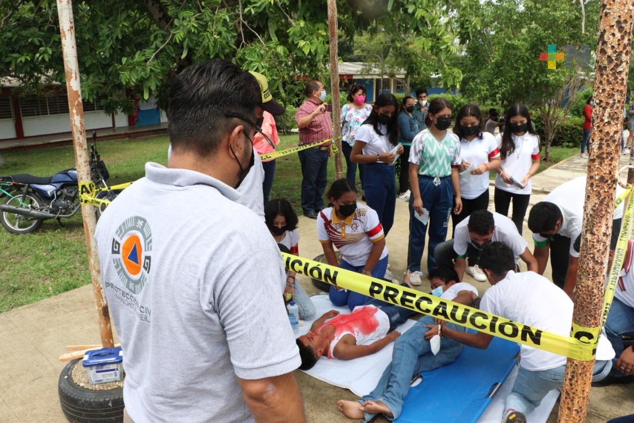 Realizan simulacro por fuga de químicos en Nanchital