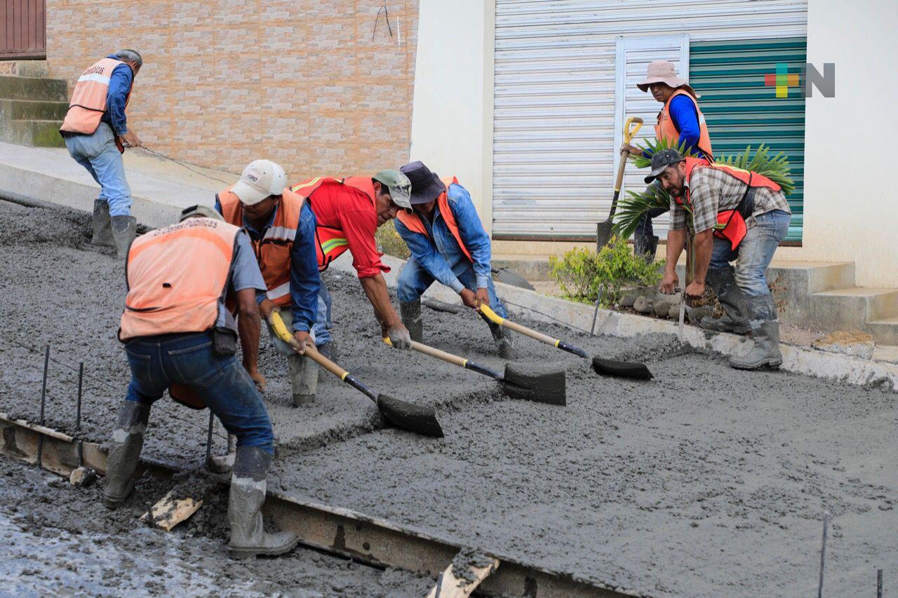 Pavimenta Ayuntamiento casi 20 mil metros cuadrados de superficie