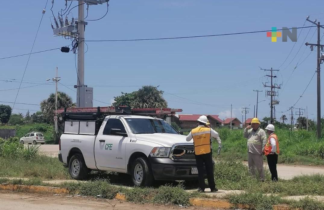 Reportan ciudadanos recortes de luz en Coatza