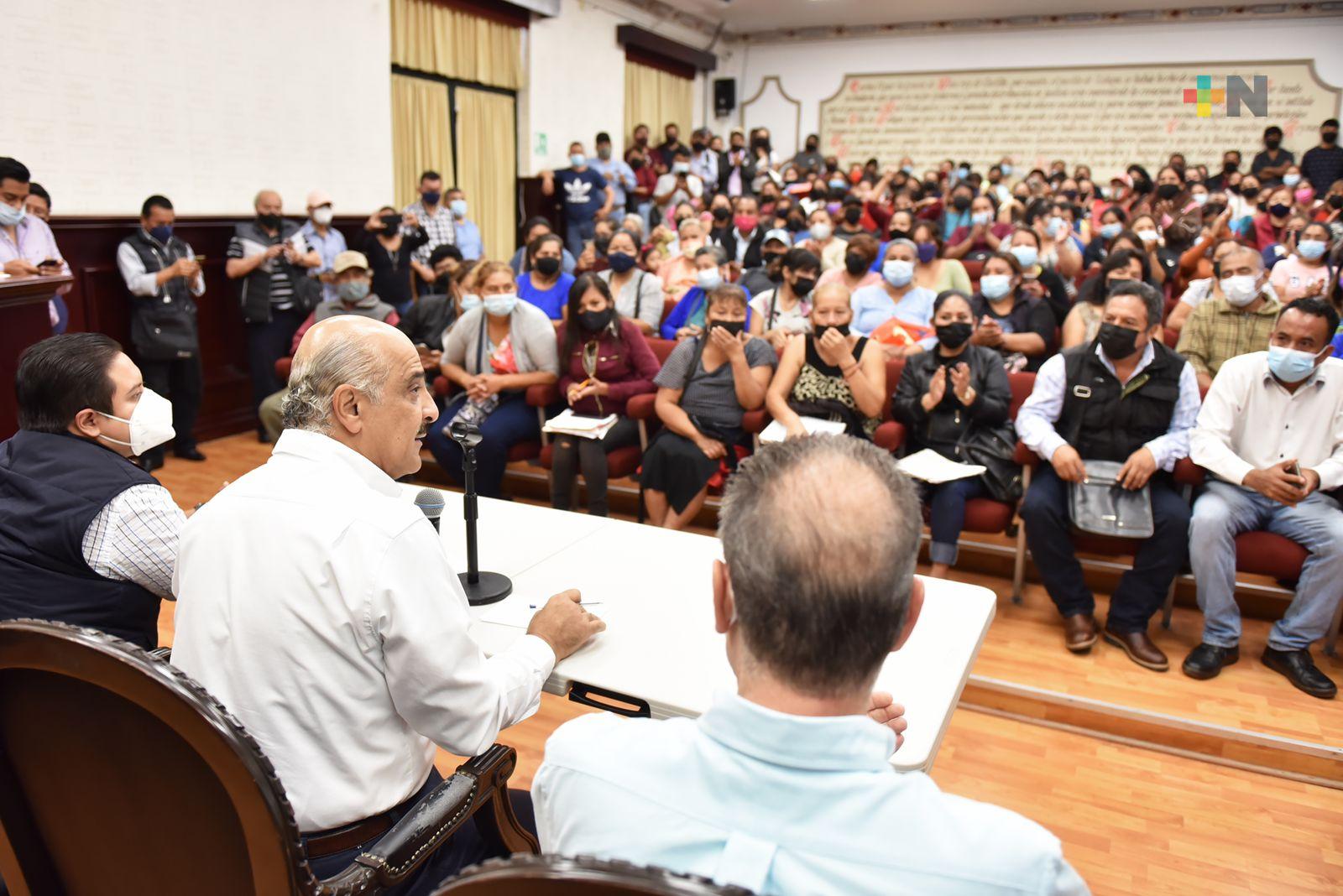 Atiende a vecinos de diversas colonias xalapeñas, alcalde Ricardo Ahued