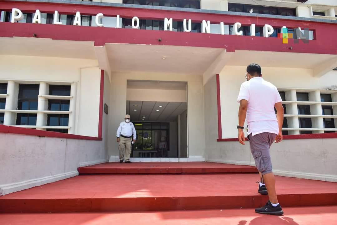 Abre sus puertas al público, Palacio Municipal de Coatza