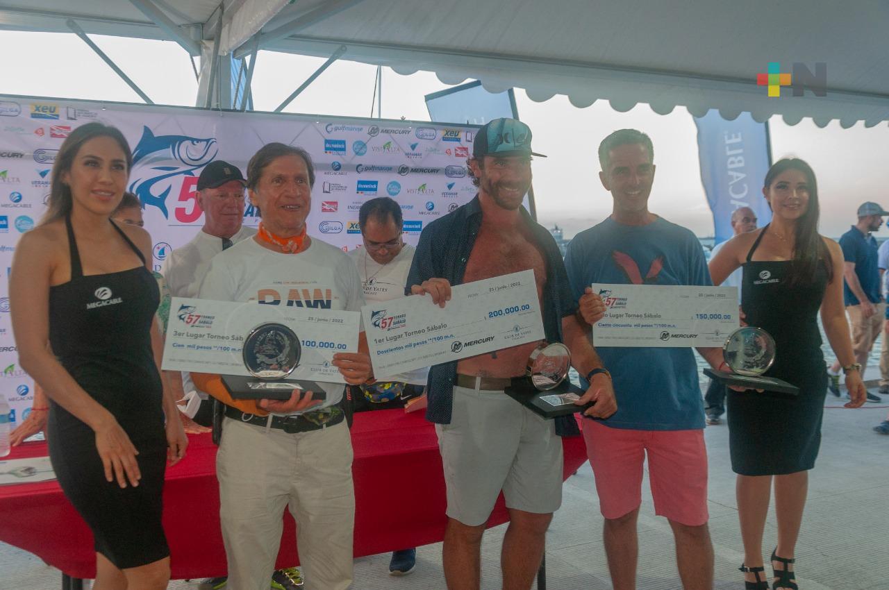 Es Domingo Collado ganador del Torneo Internacional del Sábalo de Plata 2022