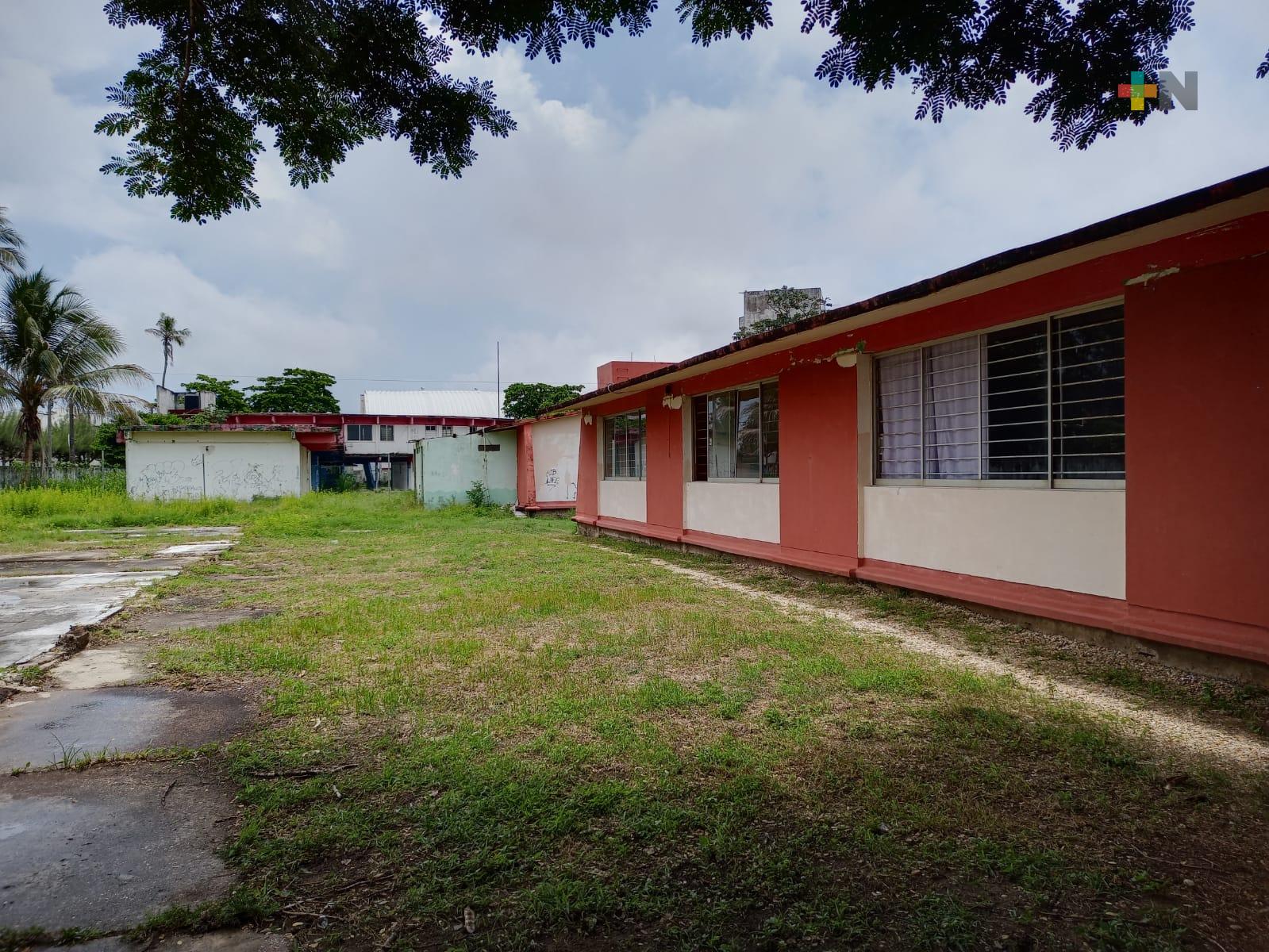 Con escrituras cerca del 65 por ciento de escuelas de nivel básico de Tuxpan