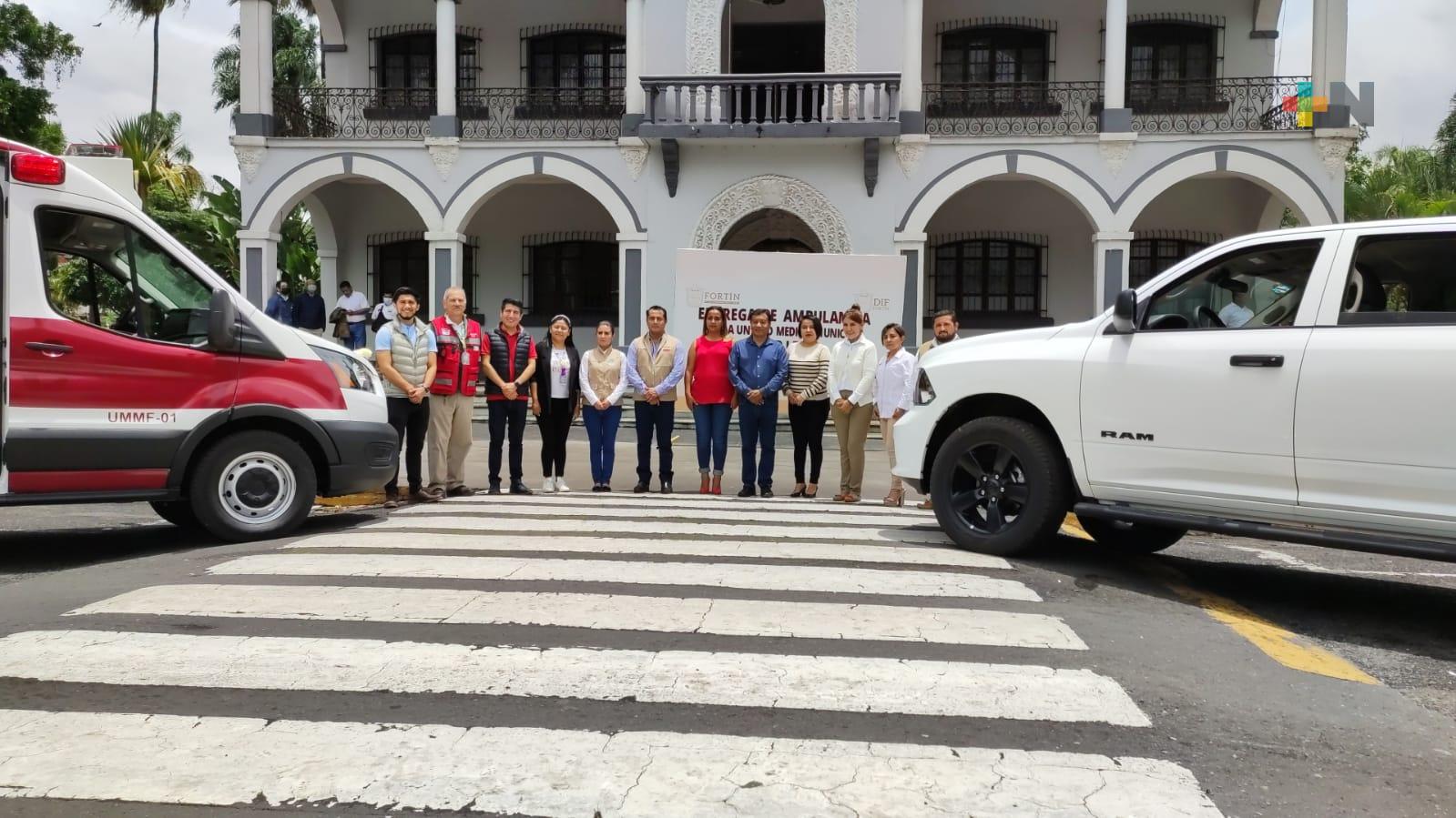 Entregó ayuntamiento de Fortín  ambulancia a Unidad Médica Municipal del DIF
