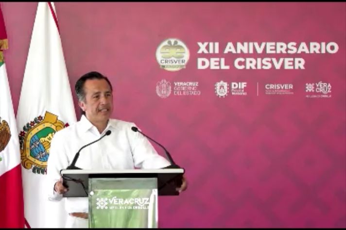 Celebra Gobernador 12 años de labor del Crisver con personas vulnerables
