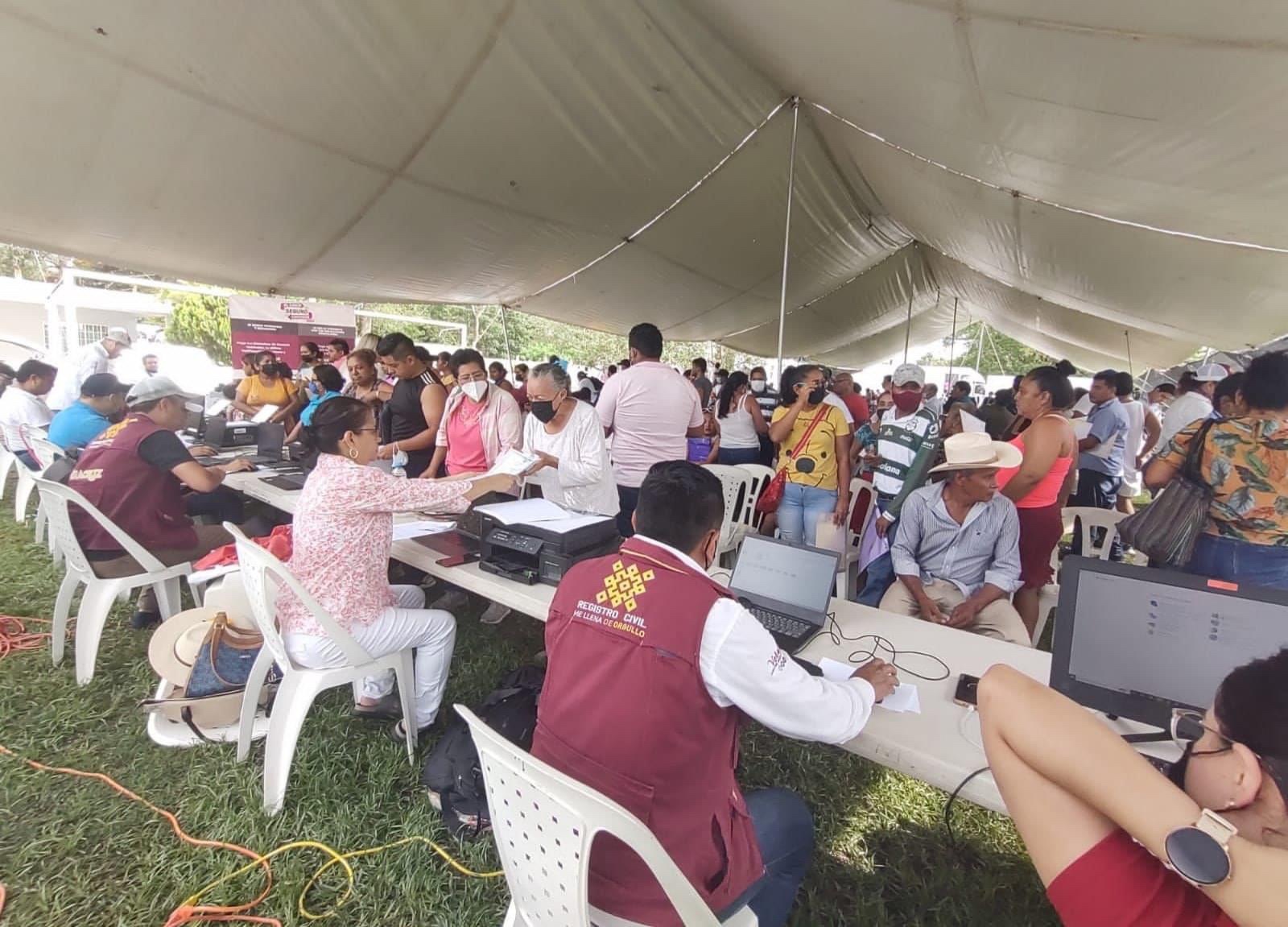 Segob apoya a más de 600 personas en Brigada Itinerante del Registro Civil, en Jamapa