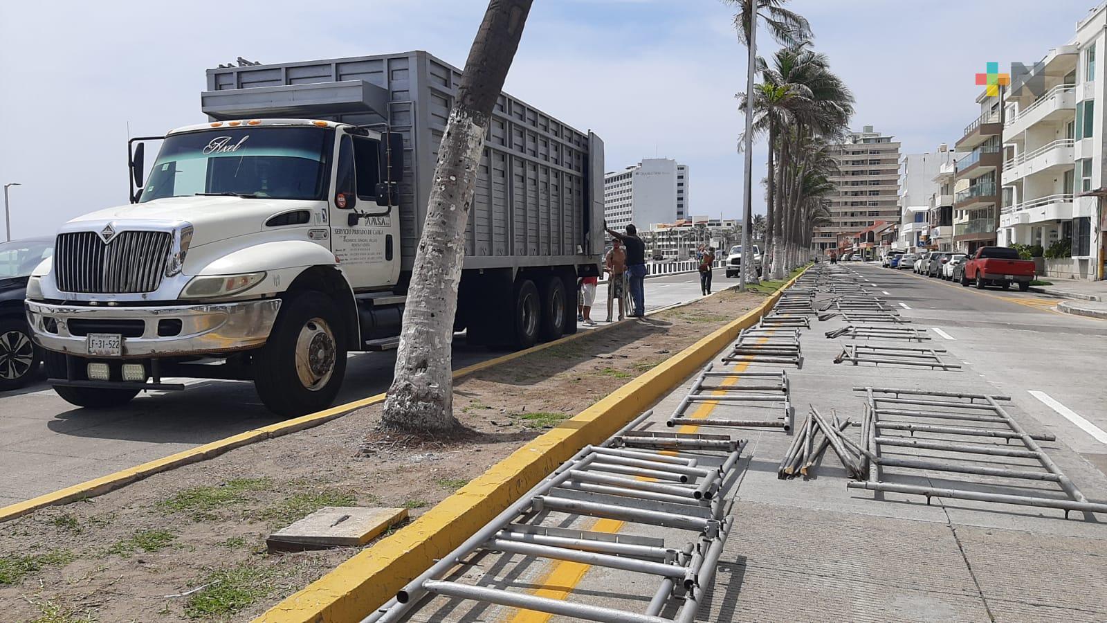 Ya inició instalación de gradas para Carnaval de Veracruz 2022