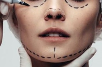 Gobierno estatal investigará a universidad por Licenciatura en Cirugía Estética