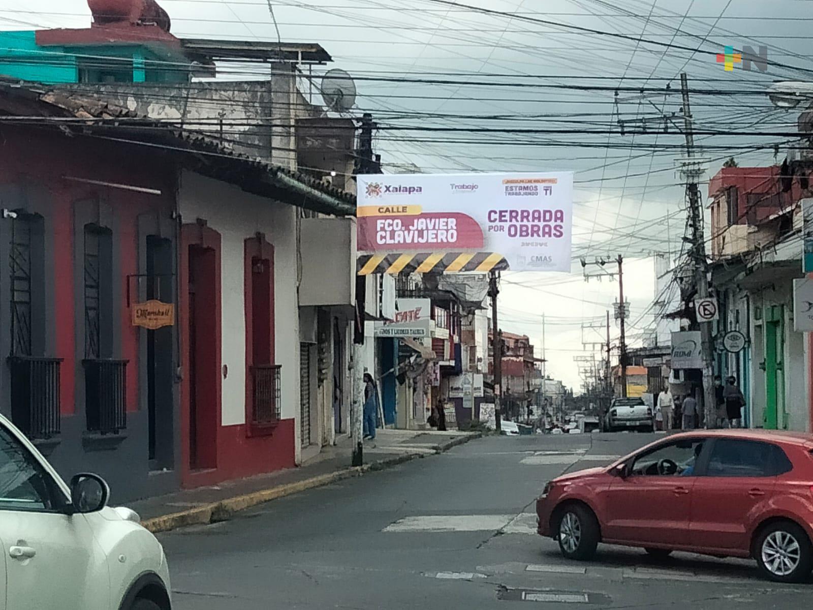 Tránsito estatal mantiene operativo vial en zona centro por rehabilitación de la calle Clavijero