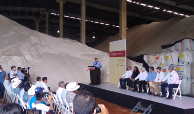 Embarques de sulfato de amonio reducirá precio de fertilizante en México