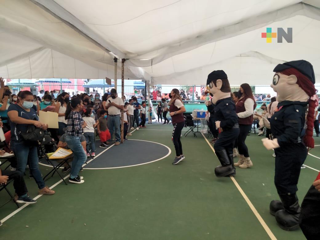 SSP divirtió a pequeños que acudieron a vacunarse contra Covid en Xalapa