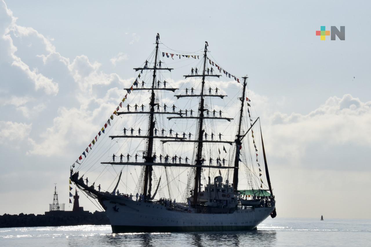 Arribó el velero «Gloria» de Colombia al Festival Velas Latinoamérica 2022